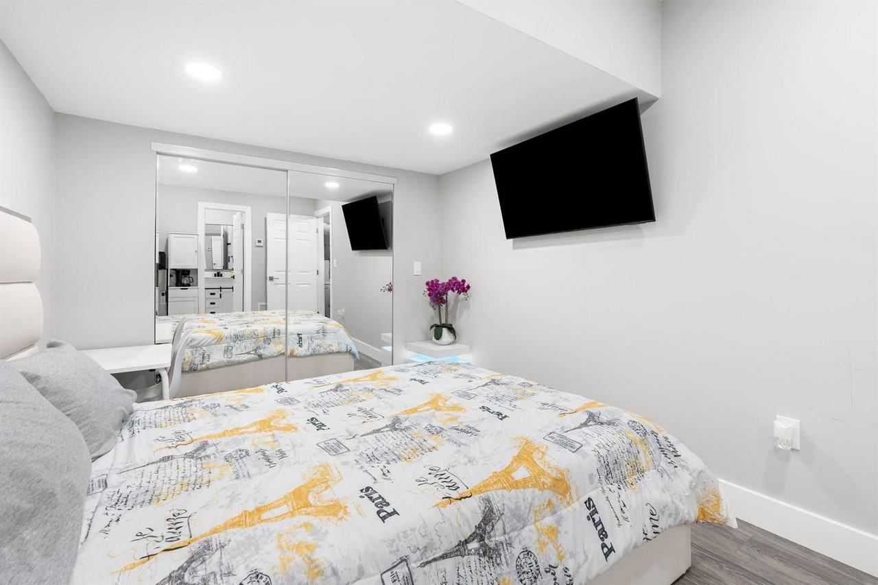 5405 Nw 108th Way - Photo 2 of 8