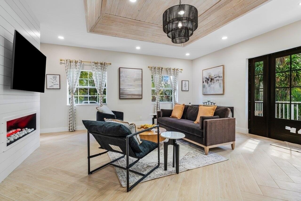 1920 Spanish Trl - Photo 4 of 23