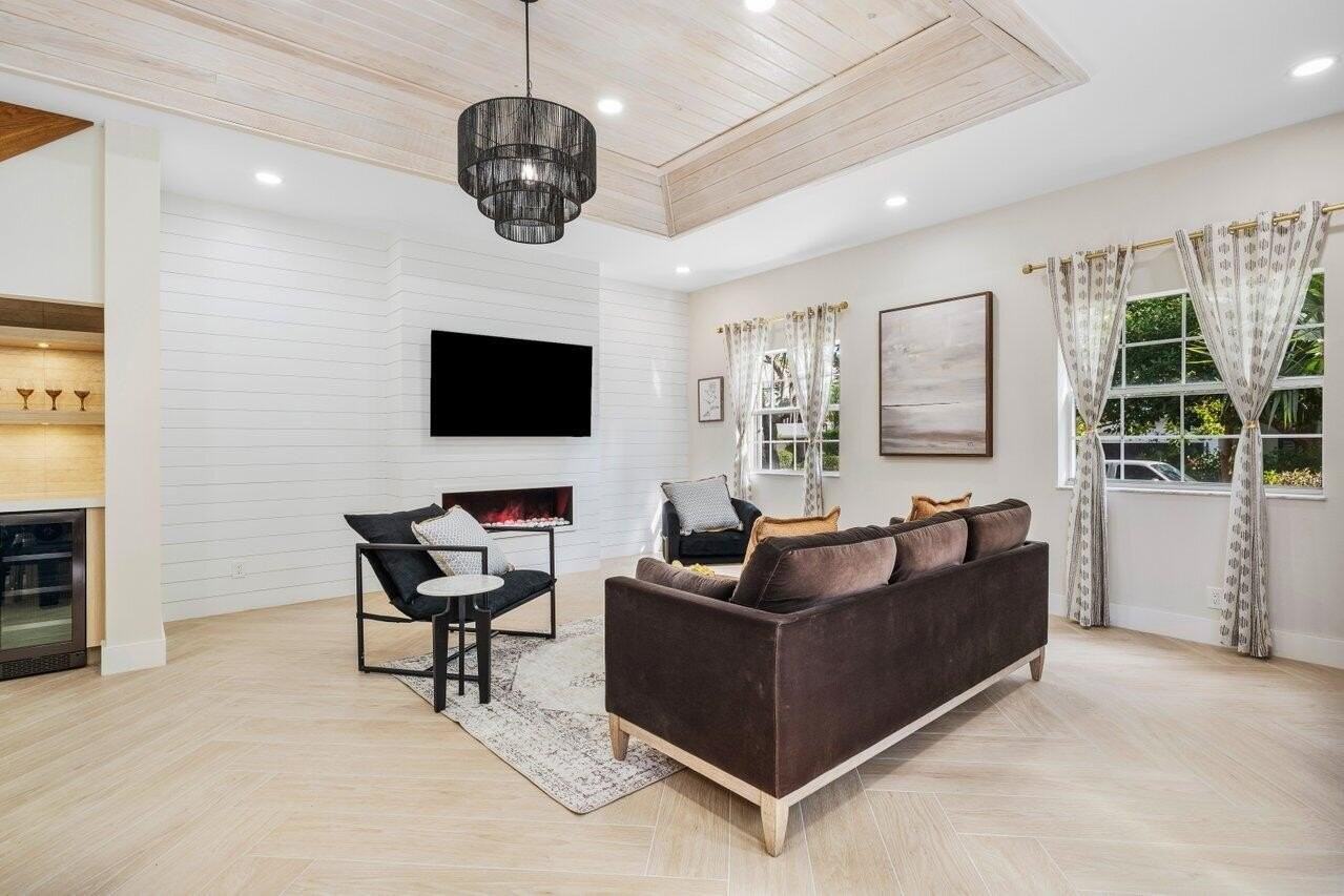 1920 Spanish Trl - Photo 5 of 23