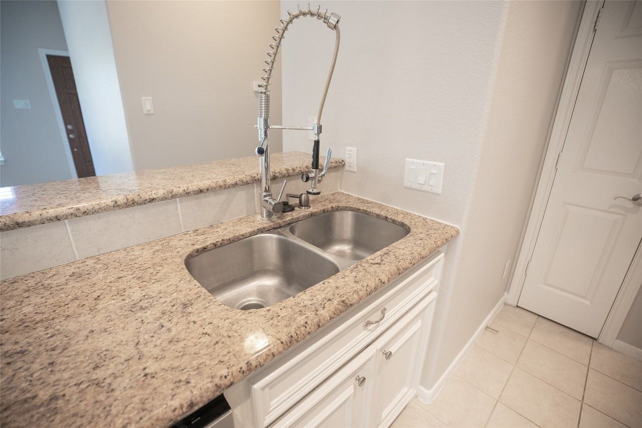 13165 Snow Lane Lane #8 - Photo 6 of 32