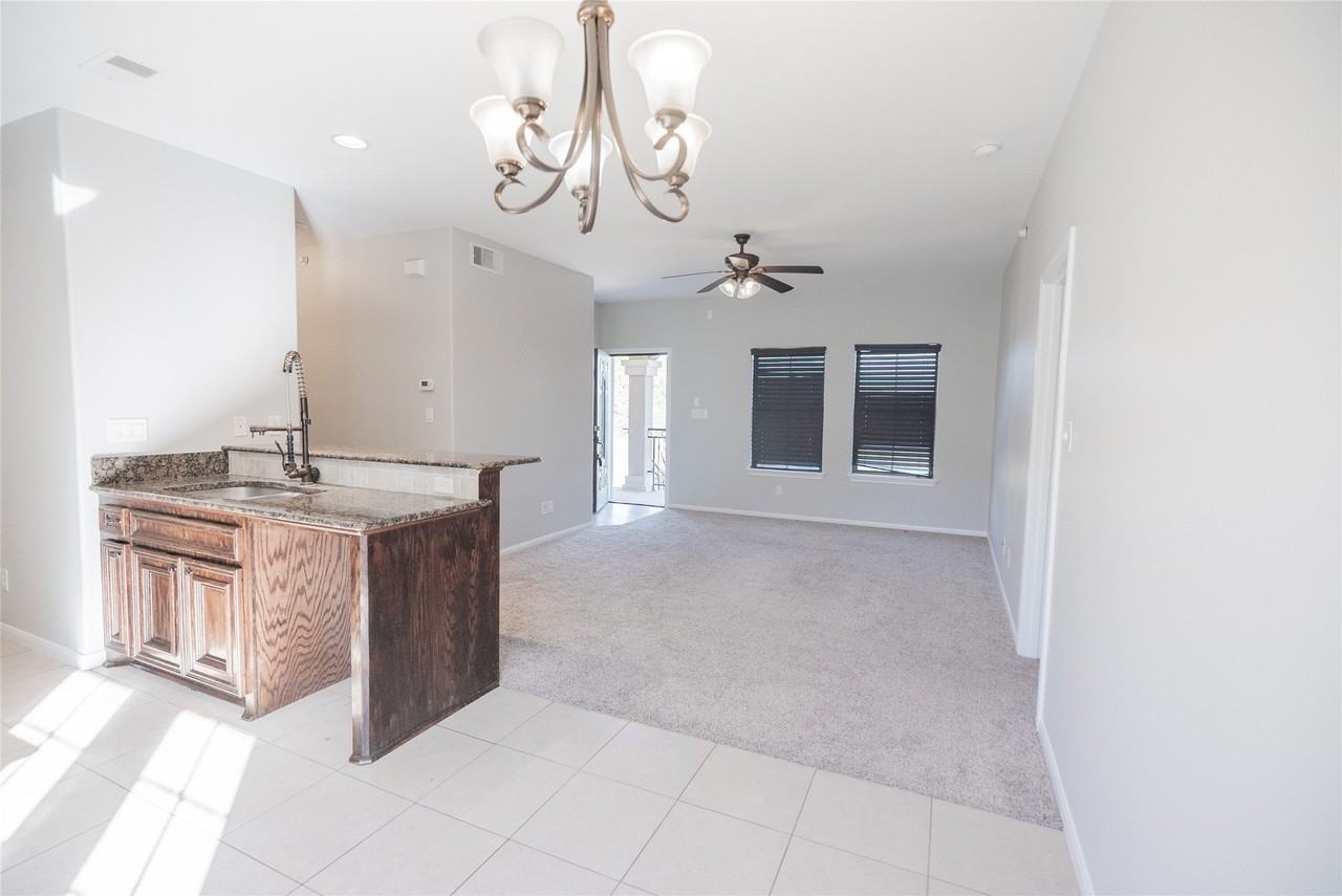 13165 Snow Ln - Photo 2 of 25