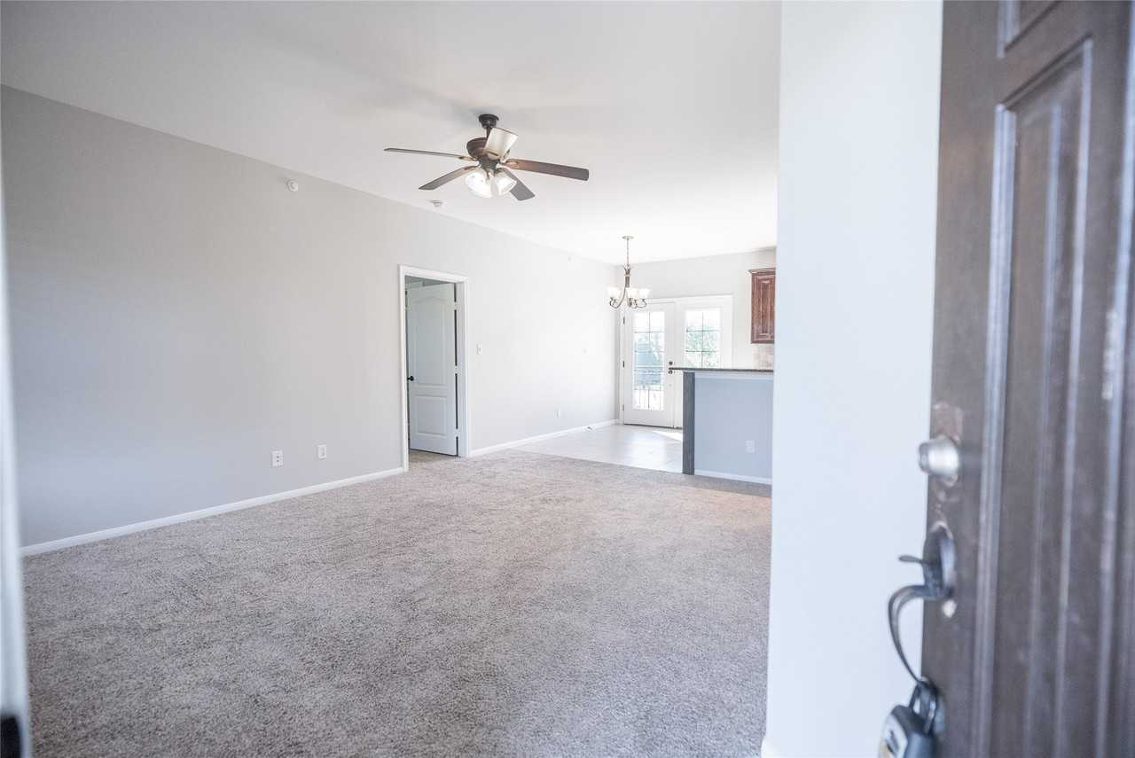 13165 Snow Ln - Photo 3 of 25