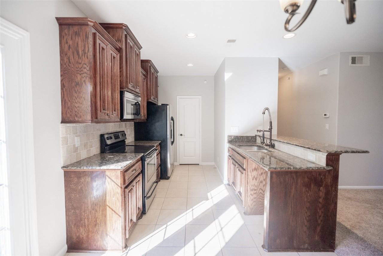 13165 Snow Ln - Photo 5 of 25