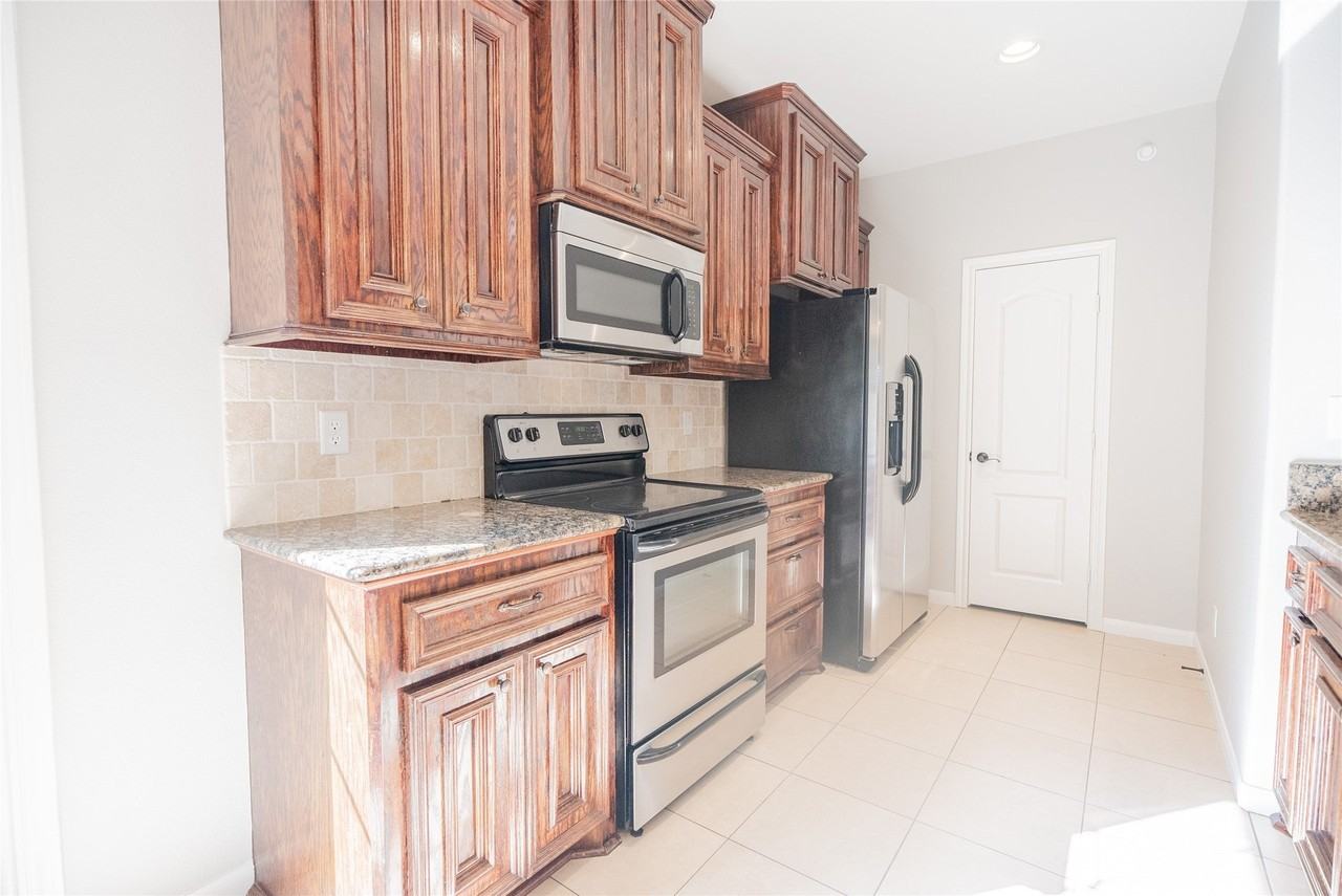 13165 Snow Ln - Photo 7 of 25