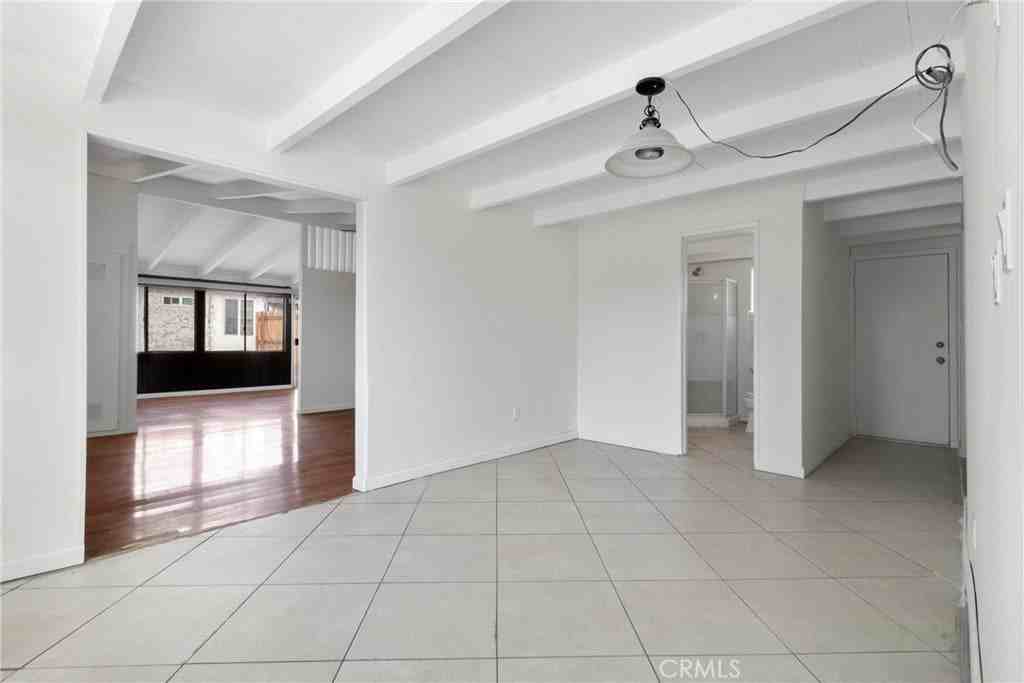 12971 Montford St - Photo 4 of 19