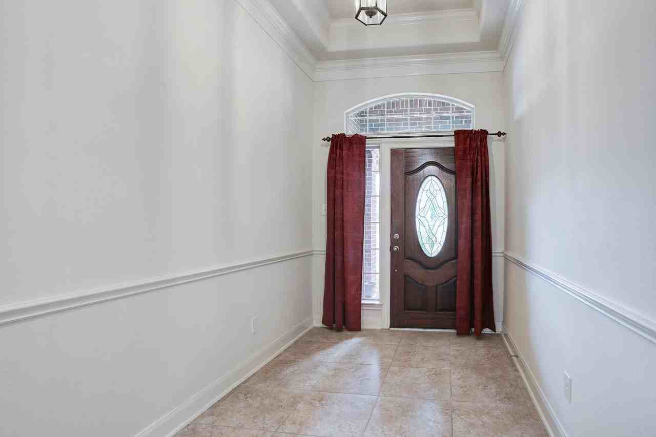 433 Holly Branch Ln - Photo 4 of 32