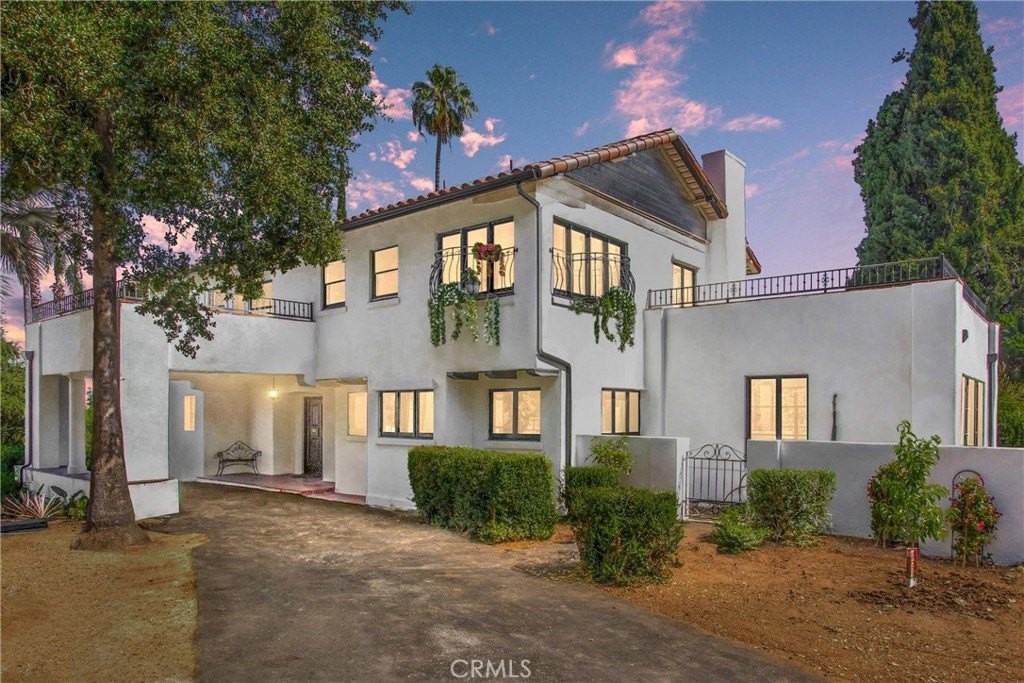 24 W Hilton Ave - Photo 2 of 50