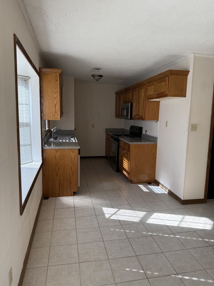 290 Walnut St - Photo 3 of 10