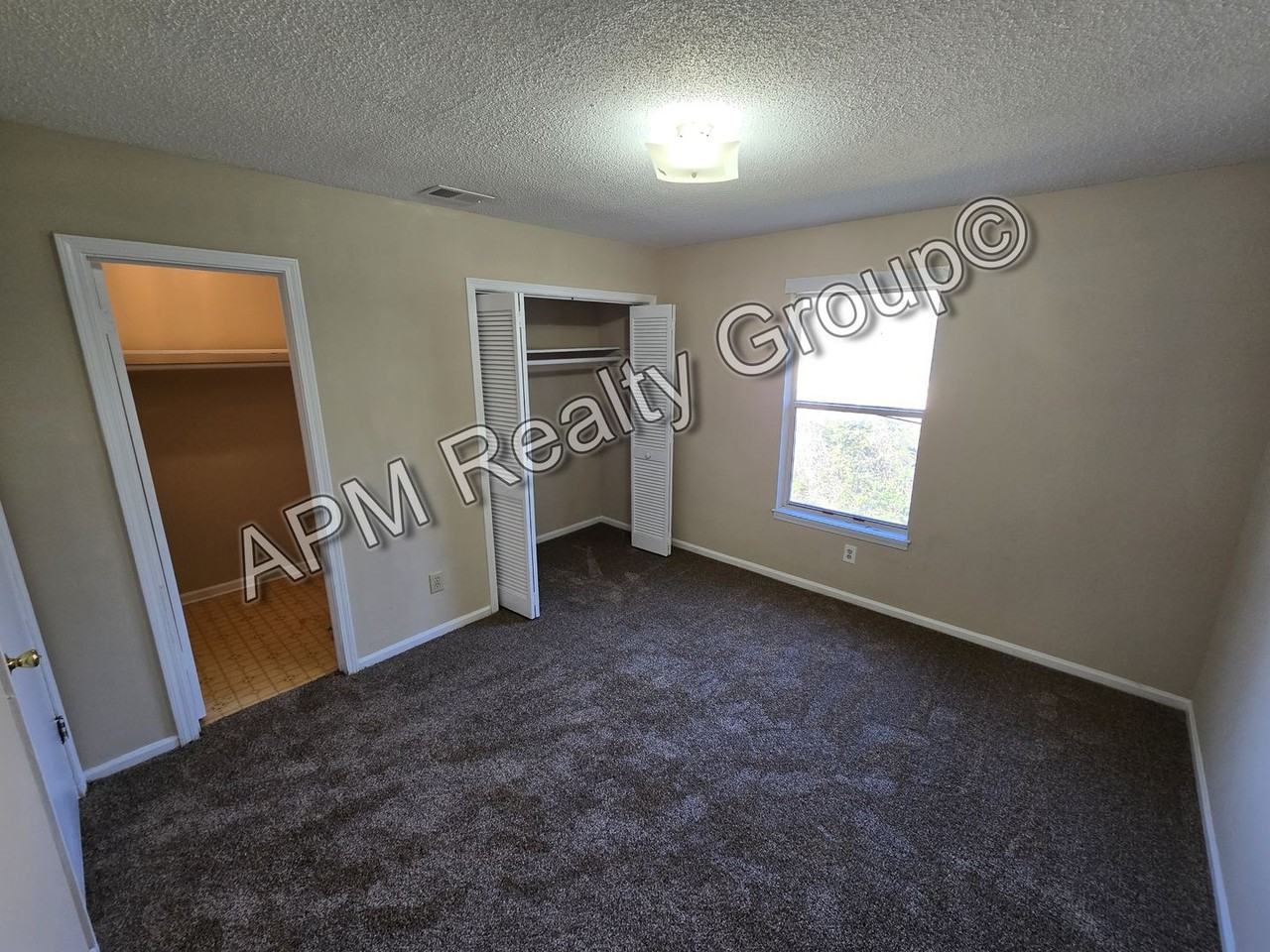 2105 Grove St - Photo 6 of 9