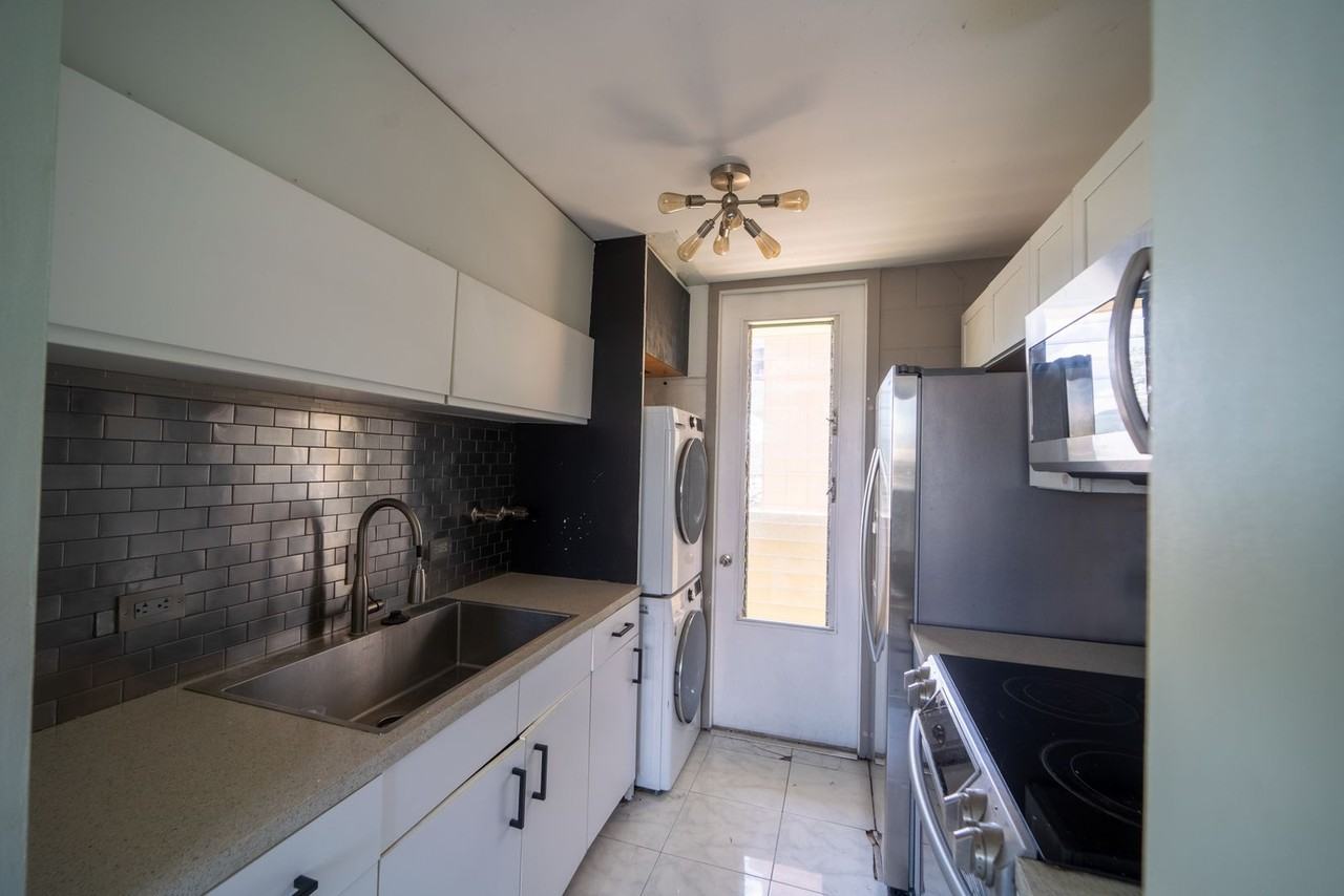 1040 Kinau St #807 - Photo 3 of 13