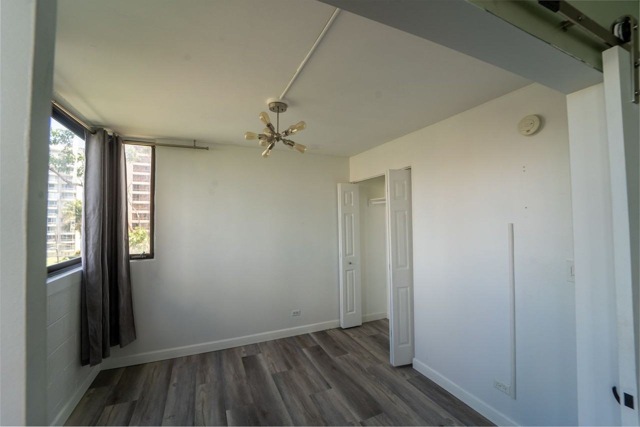 1040 Kinau St #807 - Photo 5 of 13