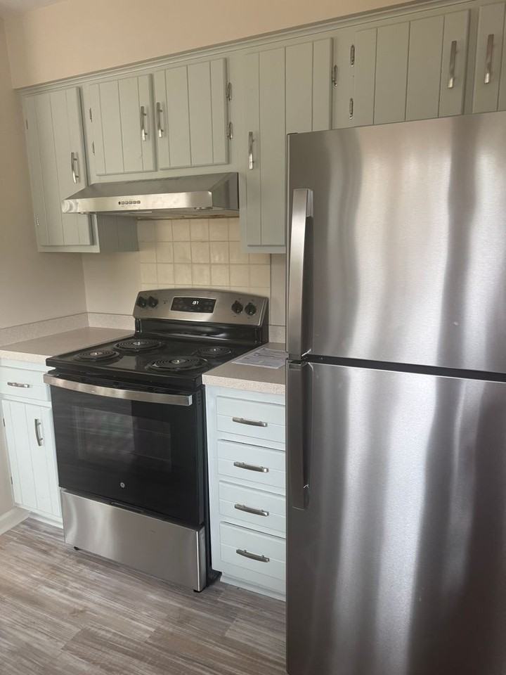 105 Rogers Rd - Photo 2 of 14