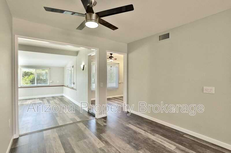 20206 N 125th Ave - Photo 7 of 30