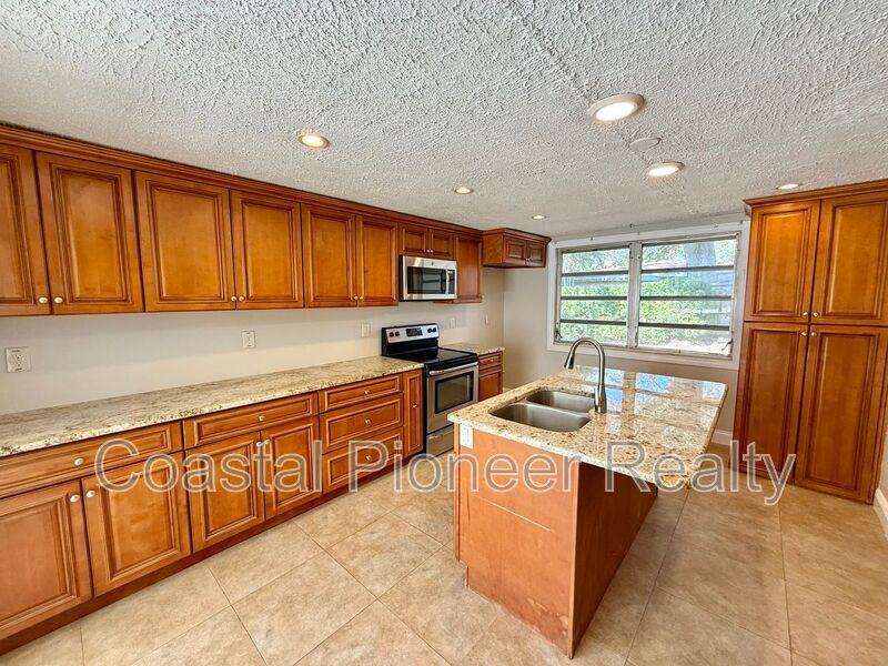 3944 E Eden Roc Cir - Photo 5 of 27