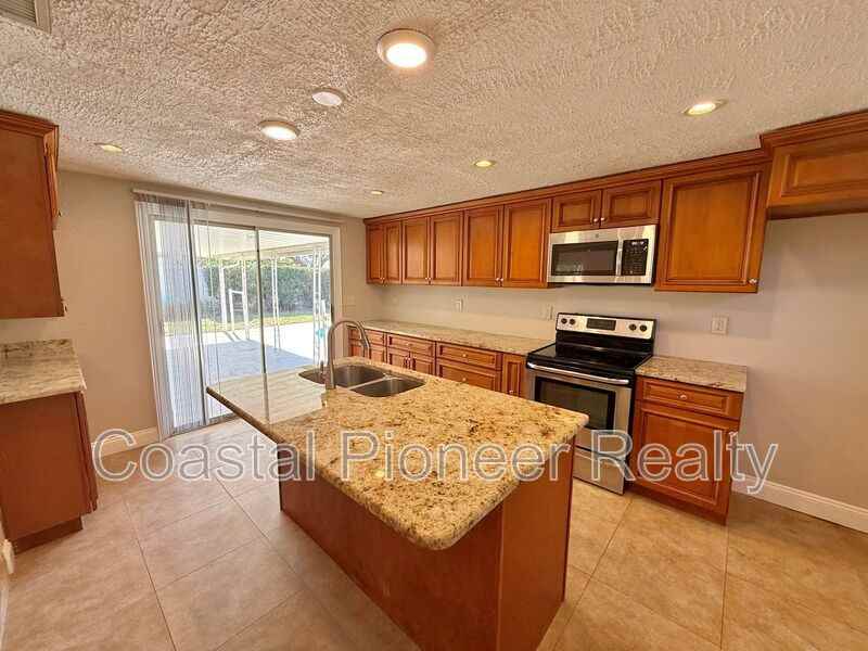 3944 E Eden Roc Cir - Photo 7 of 27