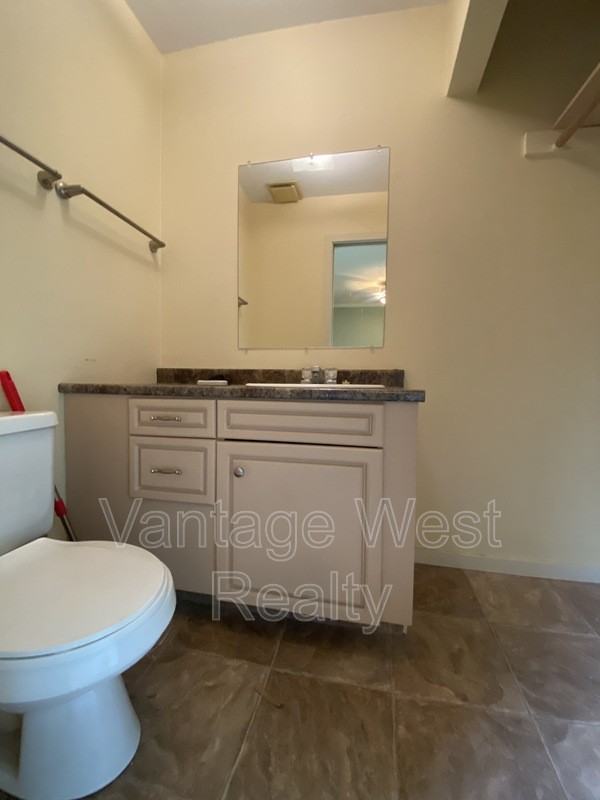 860 Fuller Ave - Photo 3 of 10