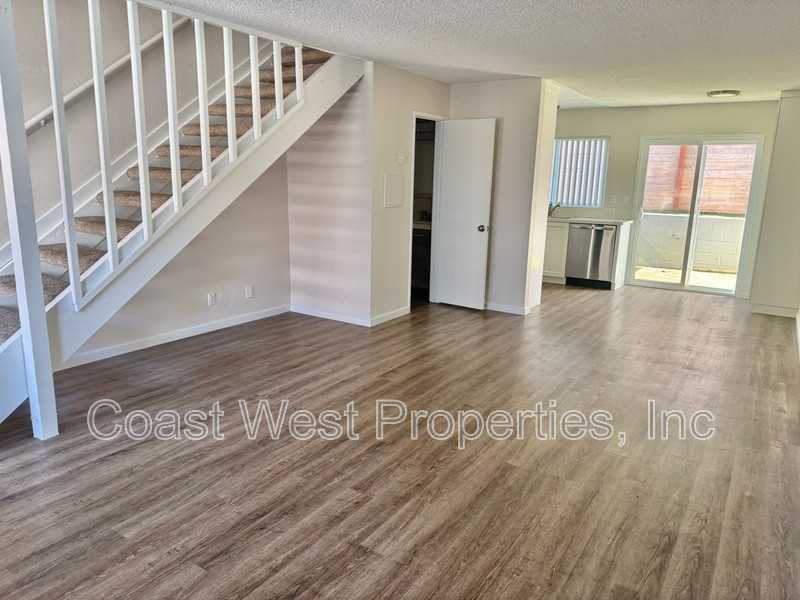 120 Phoebe St - Photo 3 of 23