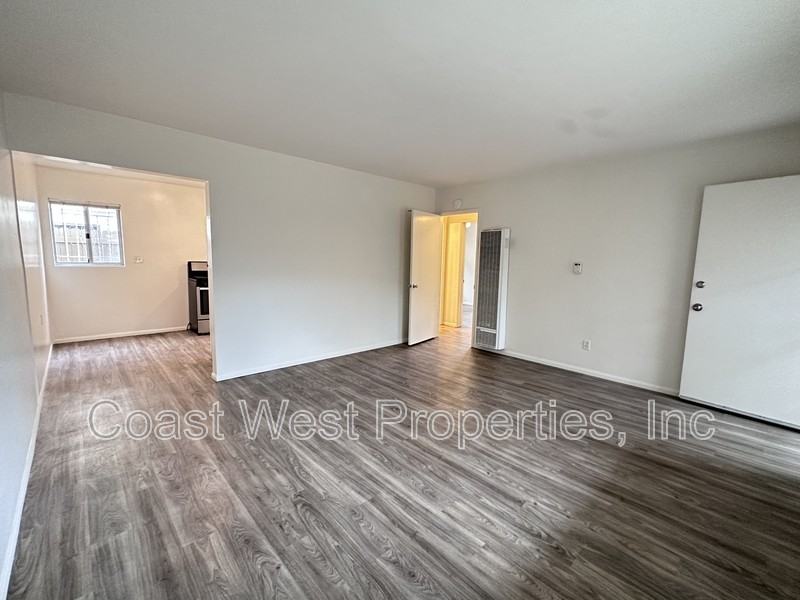 3837 1/2 Kendall St - Photo 5 of 19
