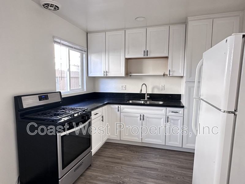 3837 1/2 Kendall St - Photo 3 of 19
