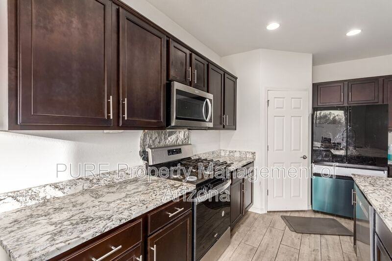 5616 N 90th Dr - Photo 3 of 18