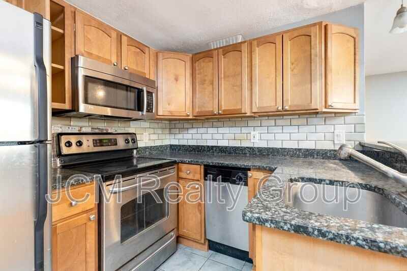 880 Broadway #7-3rdFL - Photo 3 of 10