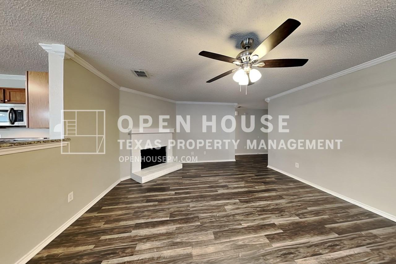 733 Tuscany Trl - Photo 3 of 20