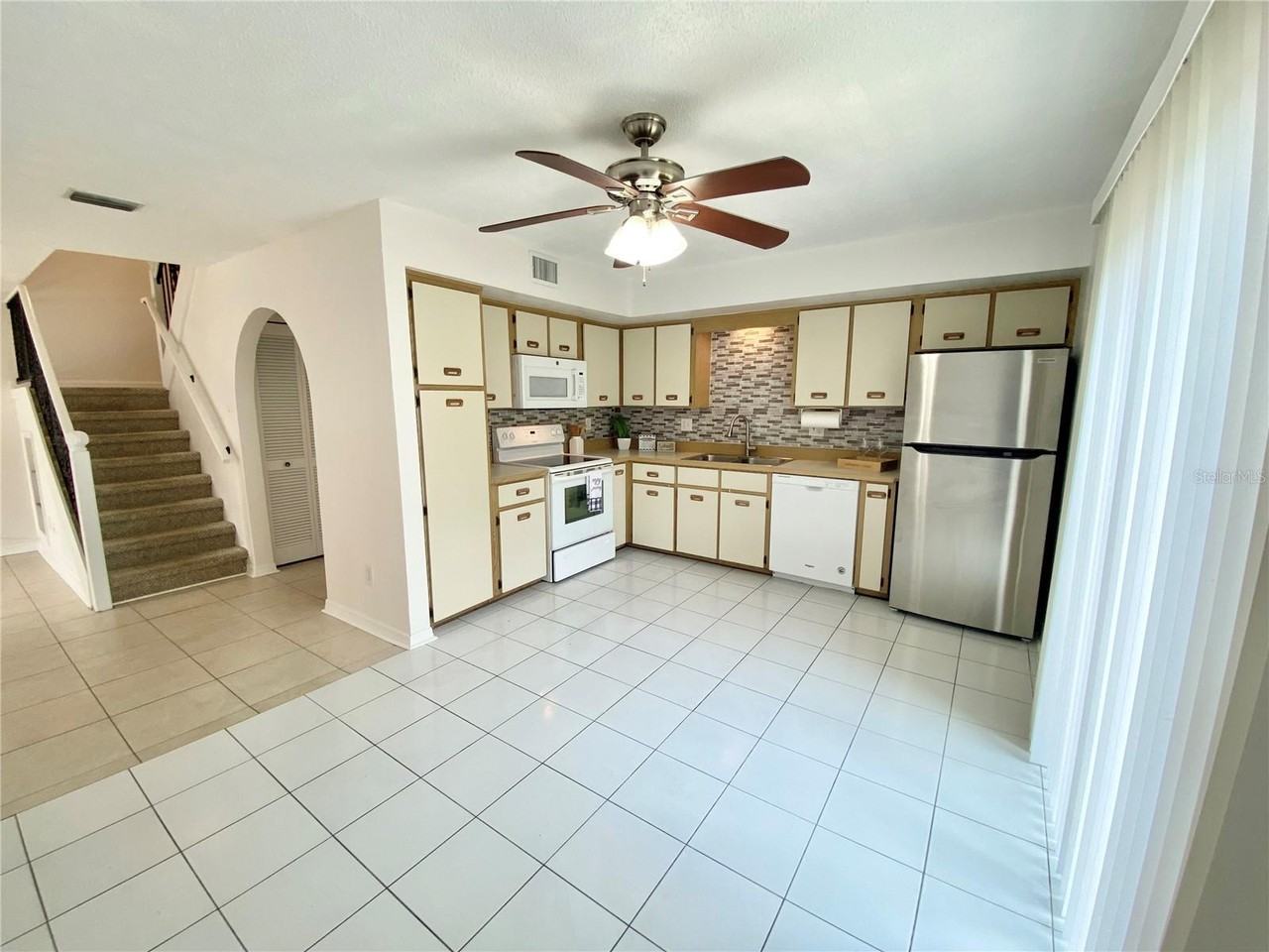 2067 Oak Meadow Cir - Photo 7 of 15