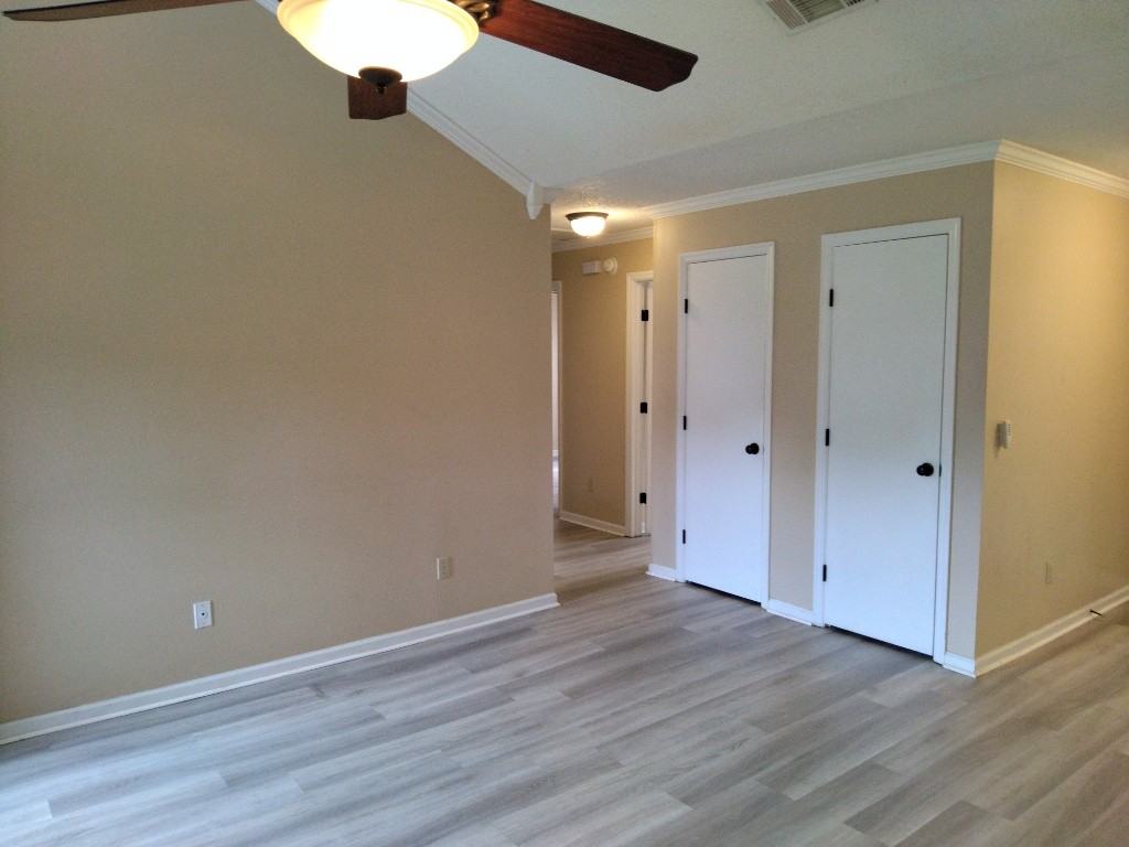 905 King Air Ct - Photo 2 of 12