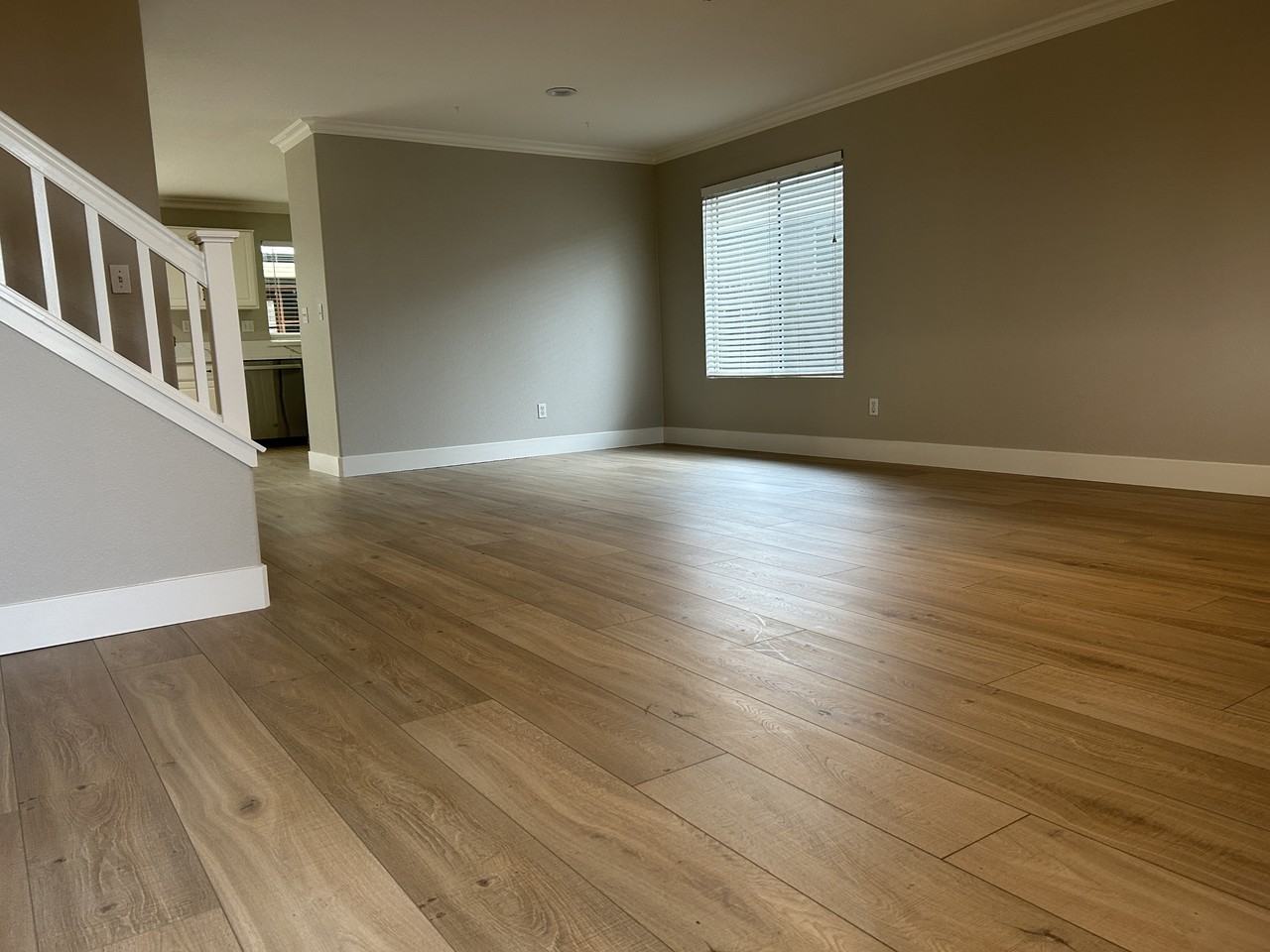 376 Darlene Ln - Photo 3 of 27