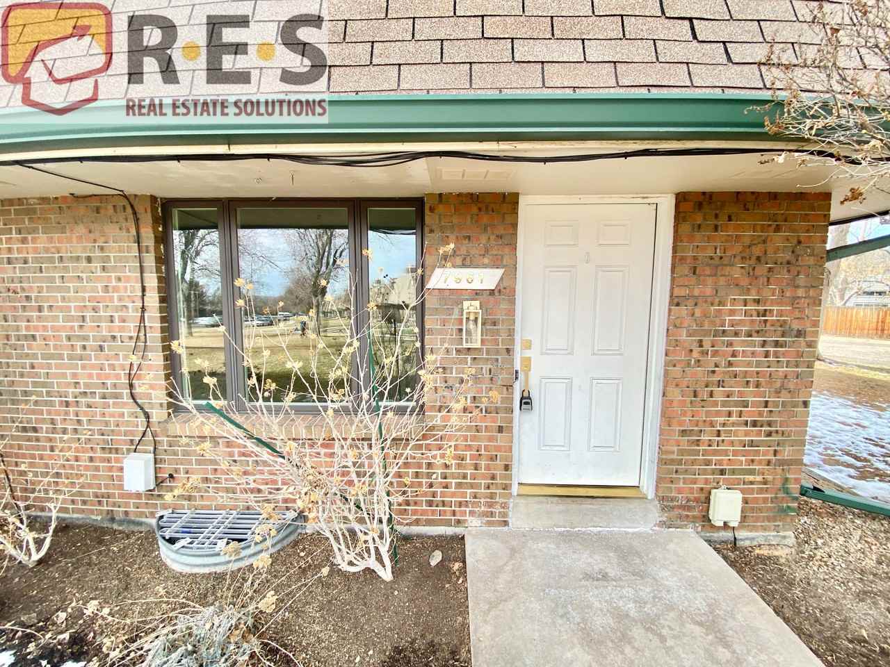 7961 W Glasgow Pl - Photo 2 of 27