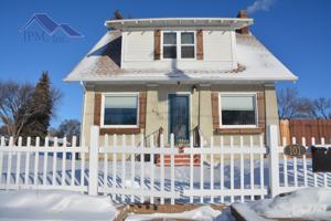 featured image of 101 University Ave E