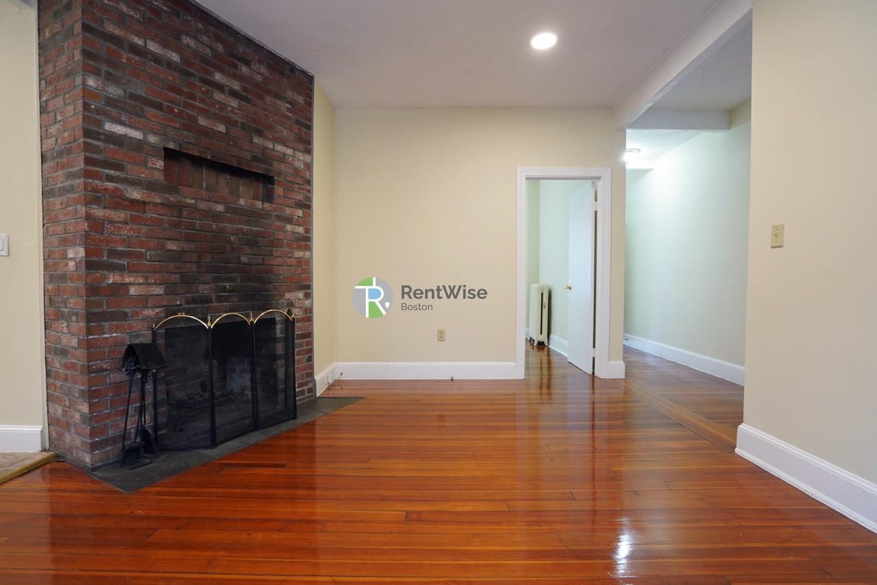 82 Robbins St #1 - Photo 3 of 23