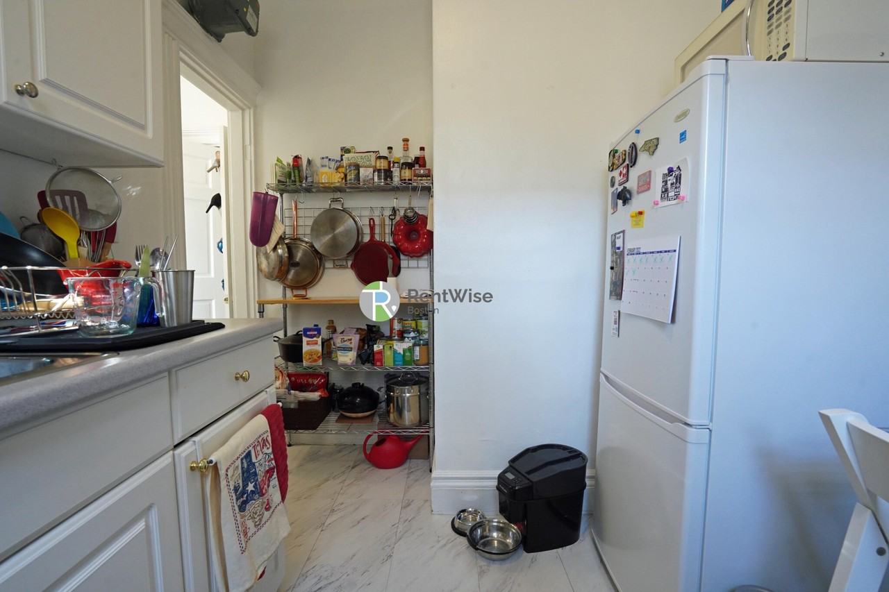 6 Camelot Ct #22 - Photo 7 of 16