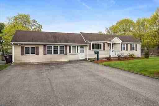 449 Pond St #1 - Photo 3 of 4