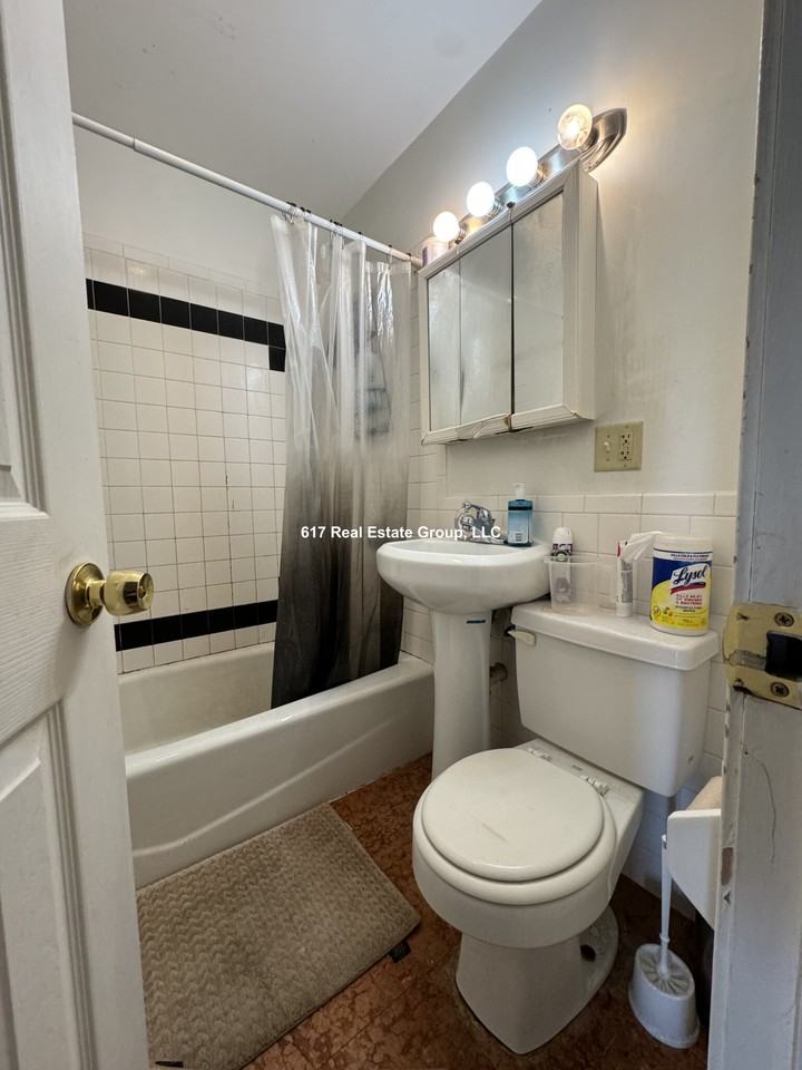 23 Egremont Rd #2 - Photo 4 of 9