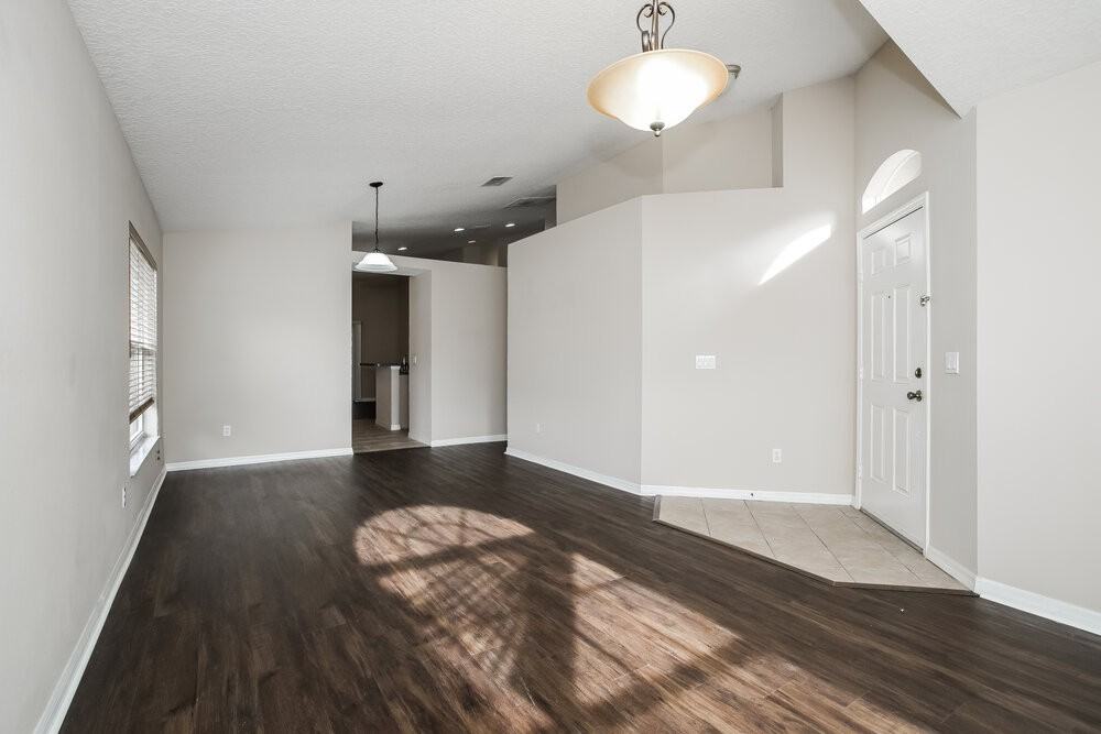9627 Myrtle Creek Ln - Photo 4 of 16