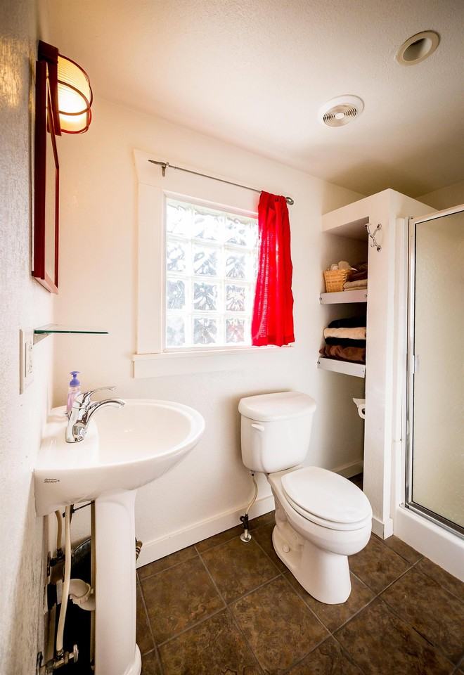 4243 Hooker Street - Photo 4 of 11