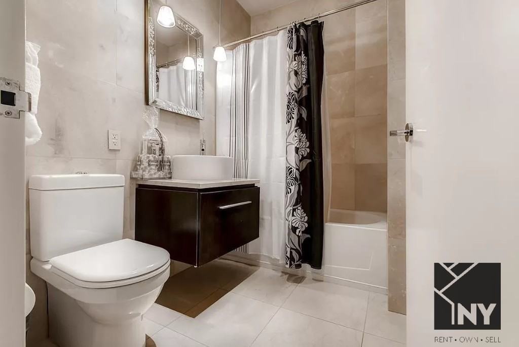 Wall St #923 - Photo 3 of 8