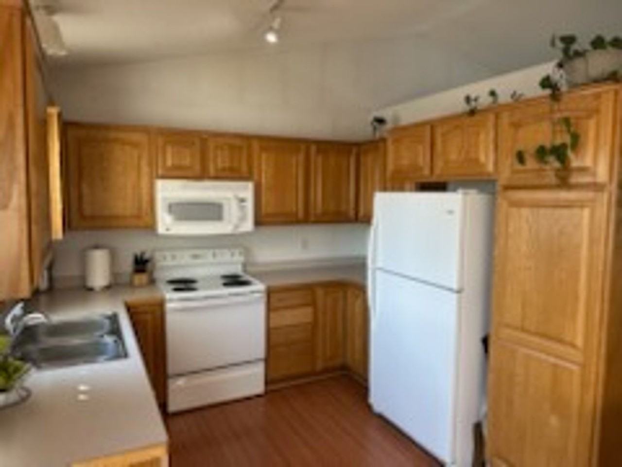 12912 7th Ave S - Photo 3 of 8