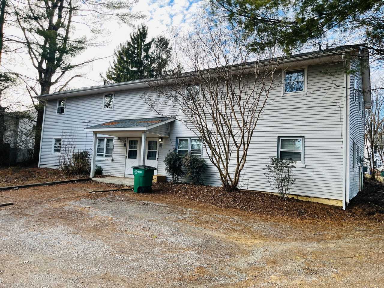 2 Bedroom, 1 Bath Apartment - Photo 2 of 2