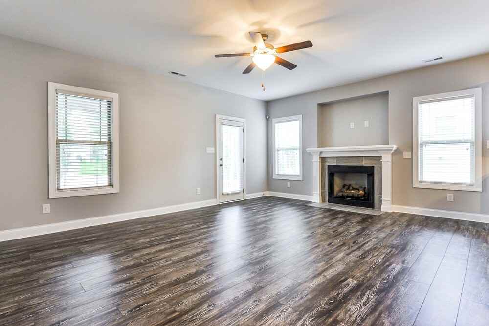 595 Airedale Trl - Photo 2 of 15