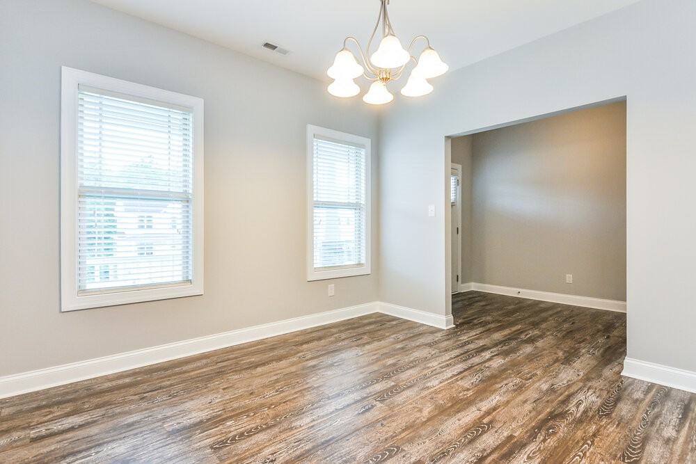 595 Airedale Trl - Photo 4 of 15