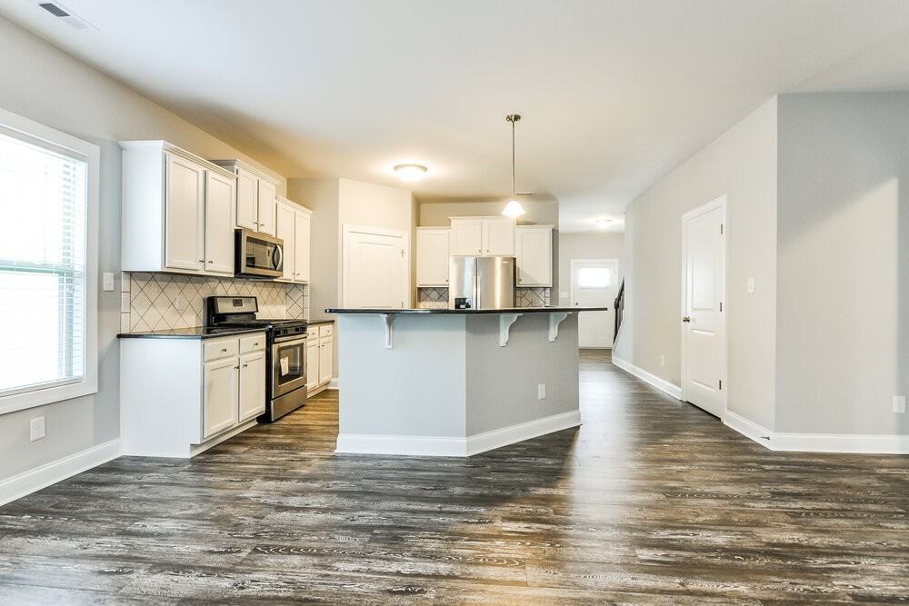 595 Airedale Trl - Photo 6 of 15