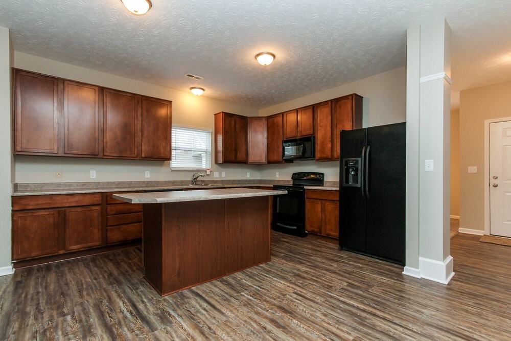 5123 Coloma Ct - Photo 5 of 15