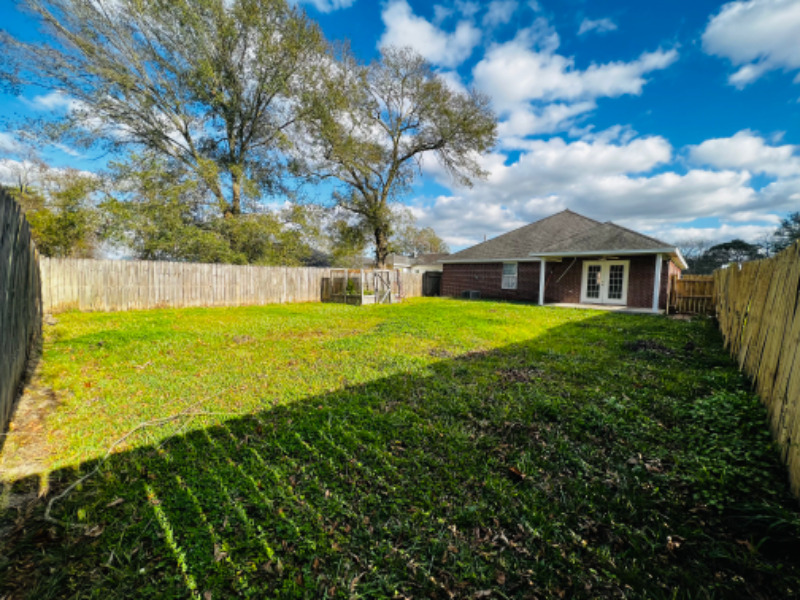 2124 Avenue B - Photo 2 of 11