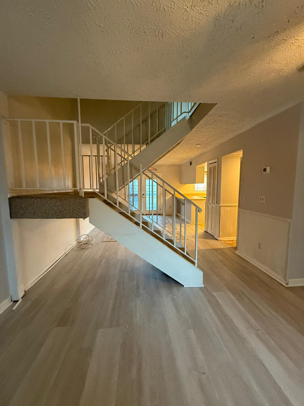 8150 Sutton Pl E - Photo 7 of 27