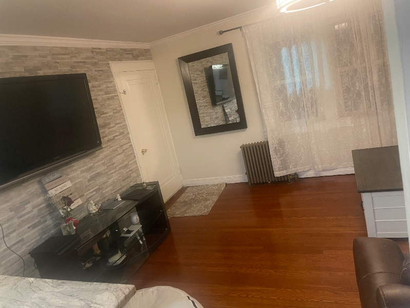 119 Hadley Ave #FL1 - Photo 3 of 10