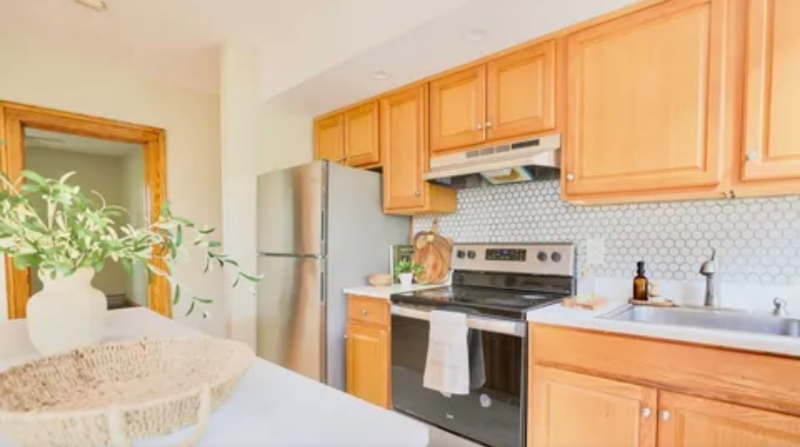 90 Cabot St #1 - Photo 6 of 11