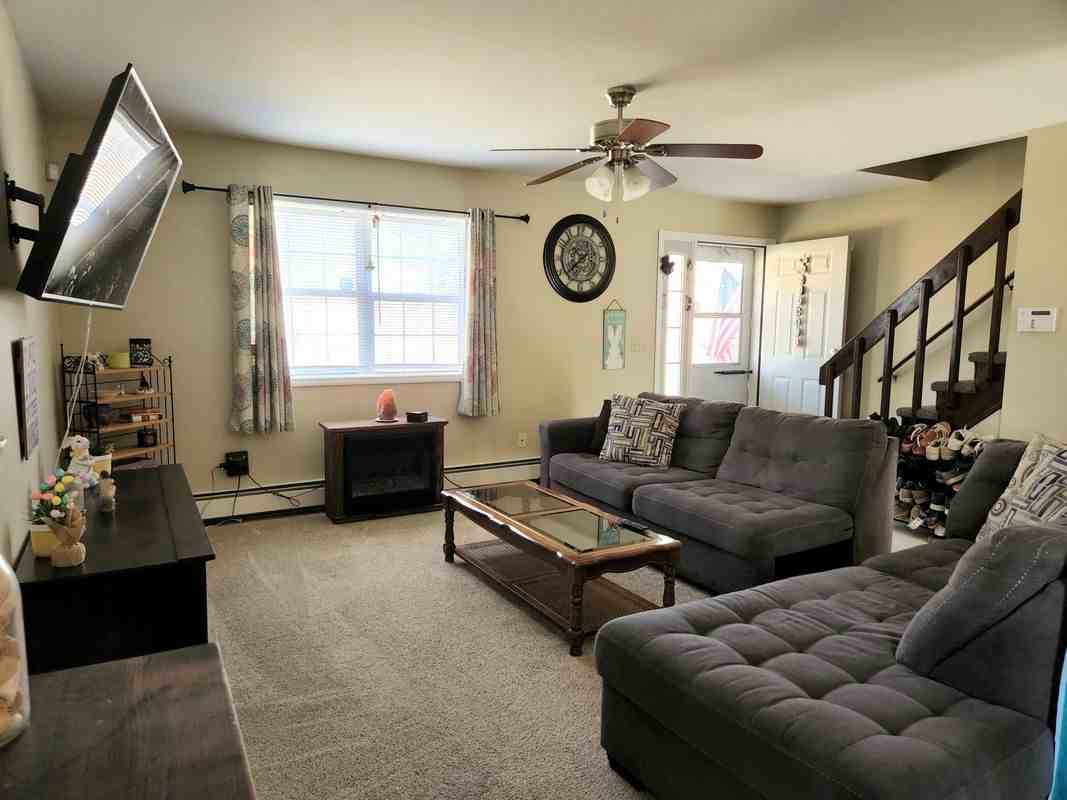 7 Hemlock Rd - Photo 2 of 9