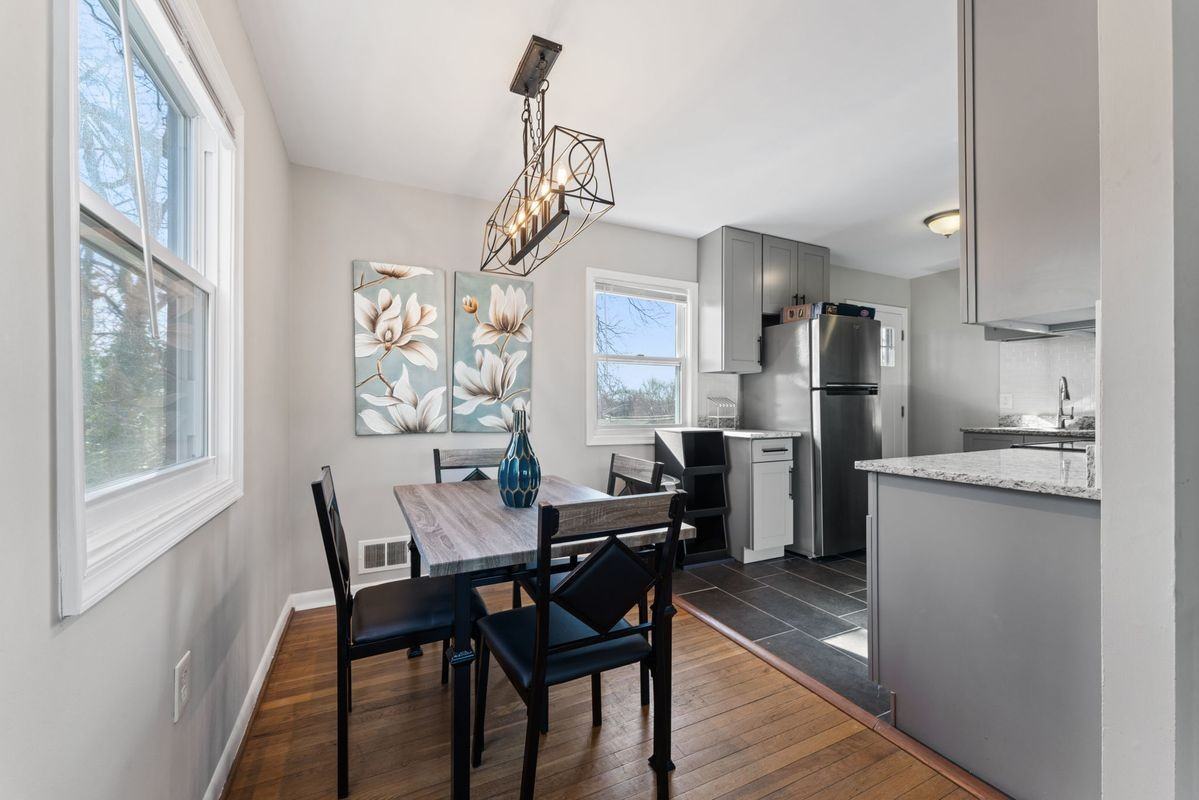 8903 Ardwick Ardmore Rd - Photo 3 of 4